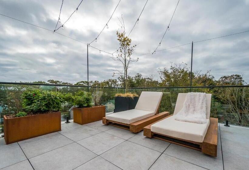 تختخواب و صبحانه Luxury Bnb   Halifax Rooftop