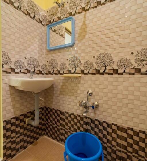 هتل Aashikha Farm House Puducherry