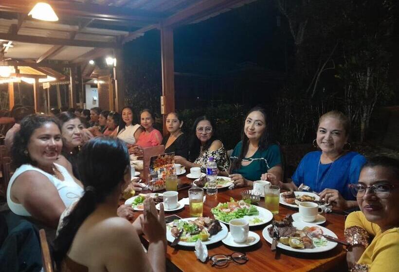 هتل Hosteria Madera Fina