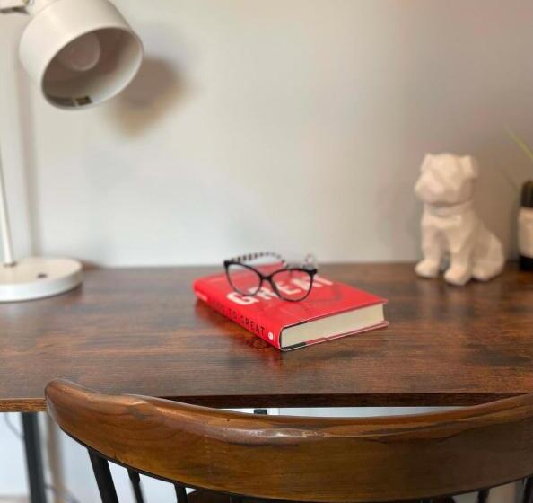 Отель Captain One Room For Two Near Purina Farms