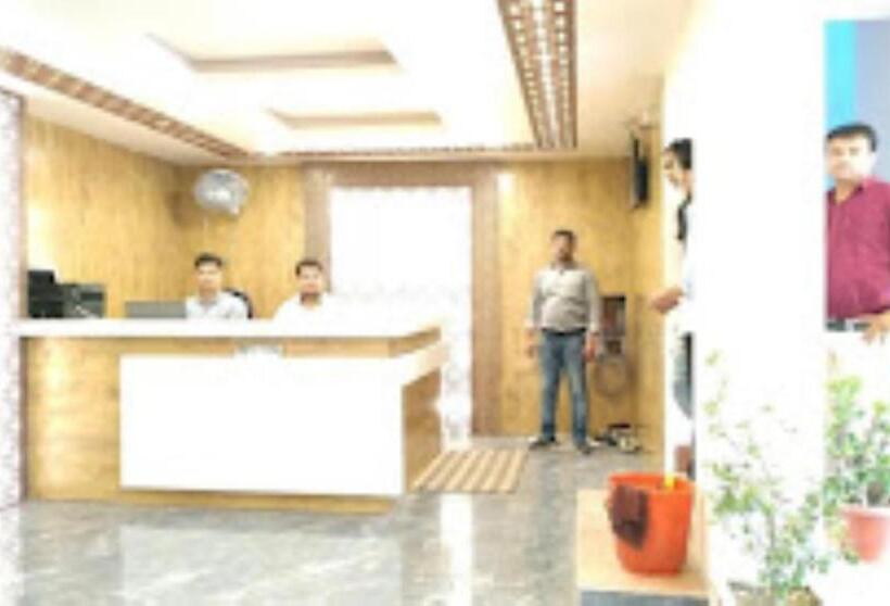 فندق Supriya International   Bihar