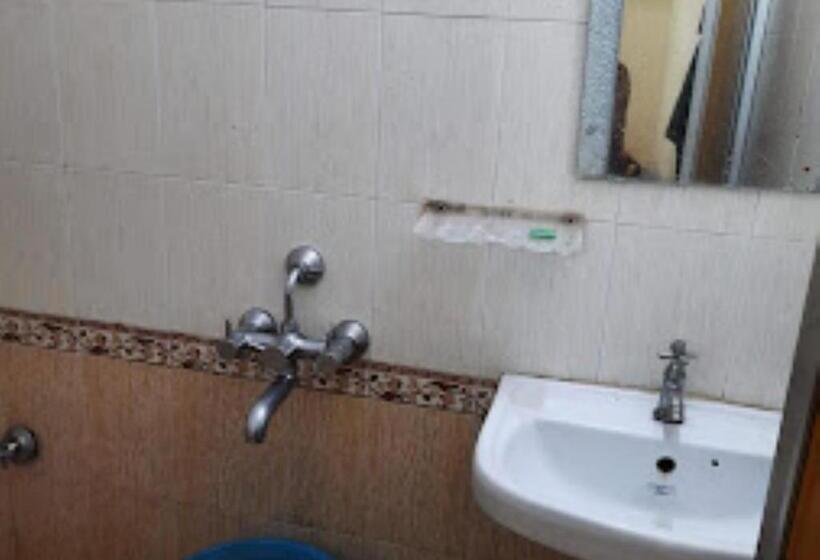 ホテル Vrindavan Patna Bihar