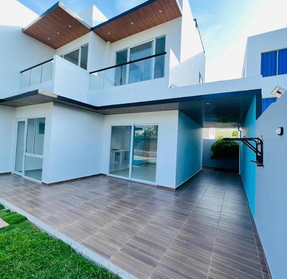 پانسیون Azulrest Casa De Verano