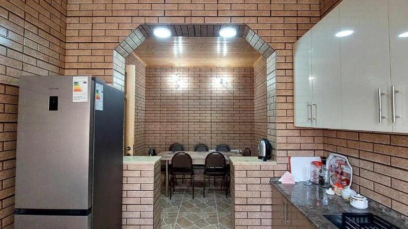 پانسیون Dadu S Gelati