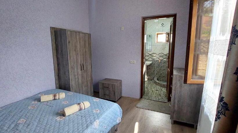 پانسیون Dadu S Gelati