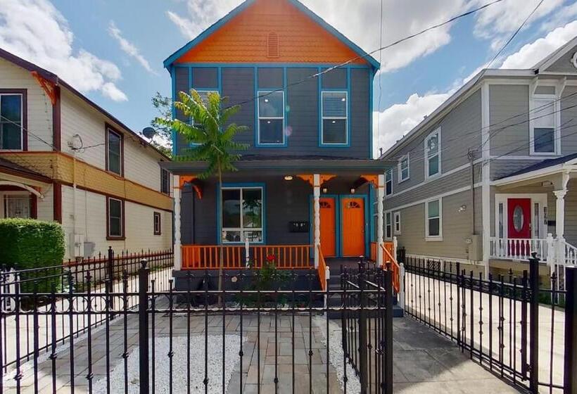 San Jose Shark House   Unit 1