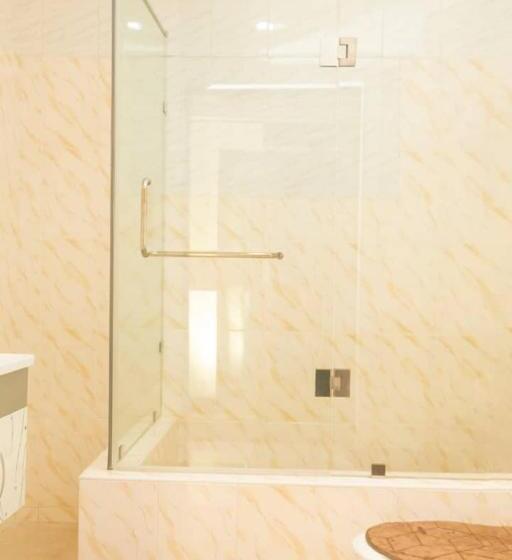 فندق Ampric Guest House And Lounge