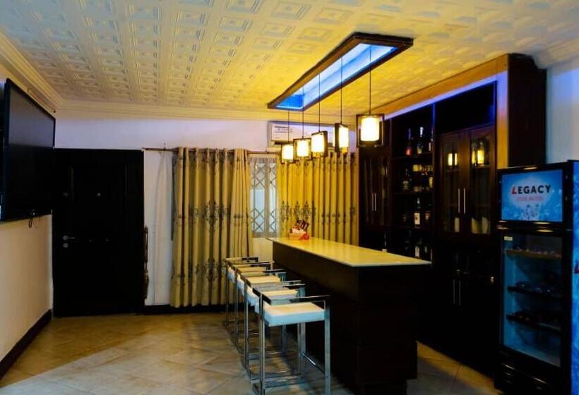 فندق Ampric Guest House And Lounge