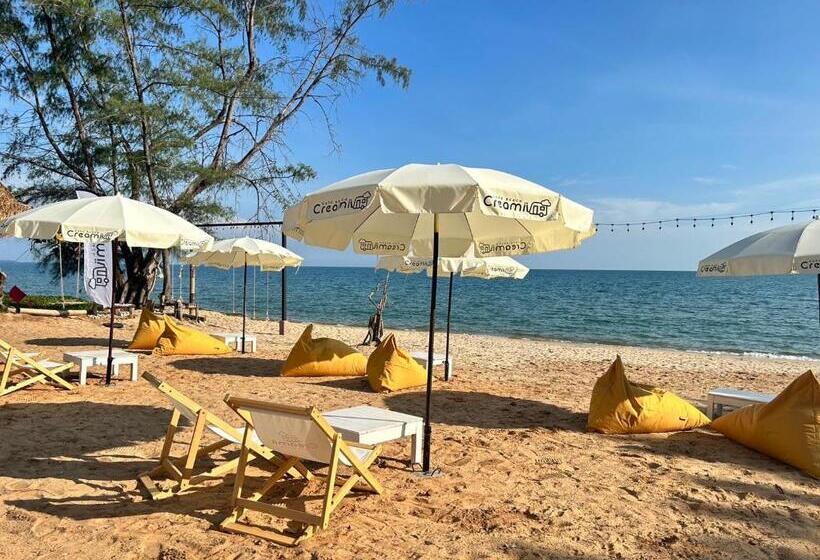 호텔 Creamii Cafe Beach Rayong