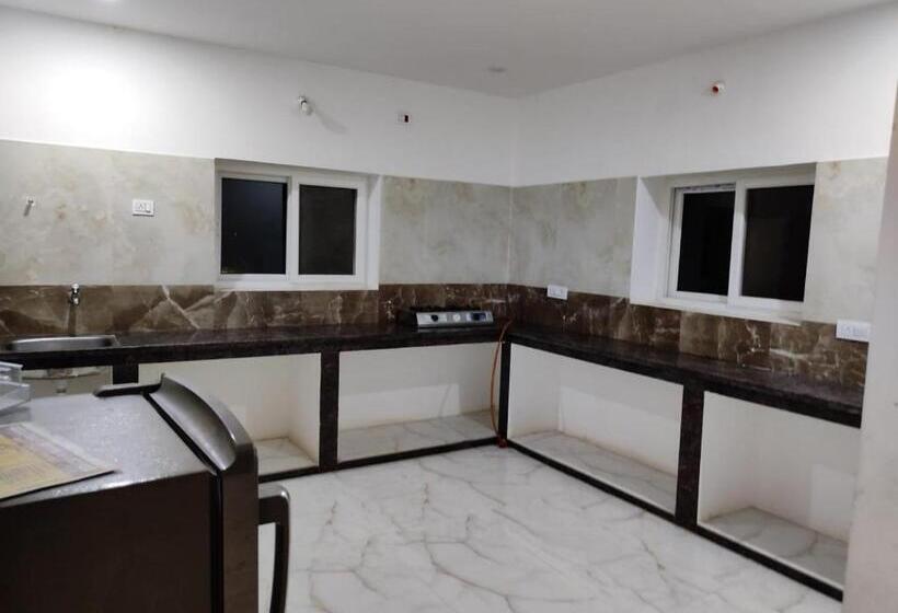 Отель Mini Musically Dubs