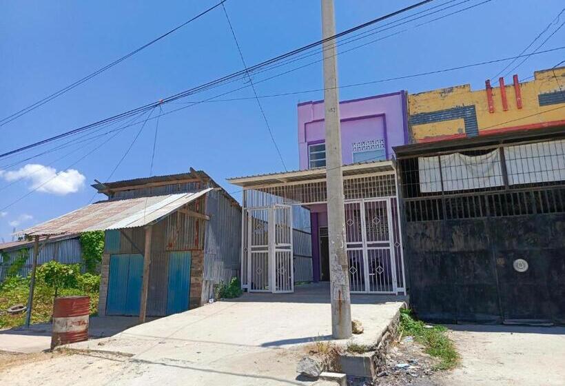 هتل Oyo 93299 Homestay Aqsa