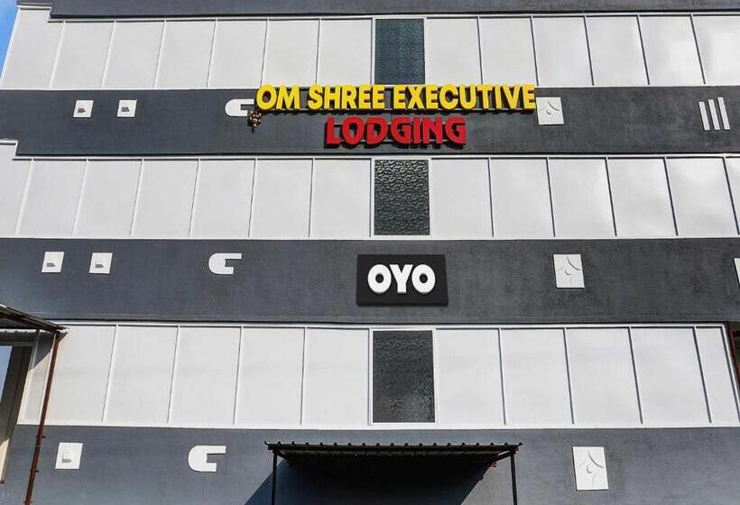 호텔 Oyo Om Shree Executive Lodging