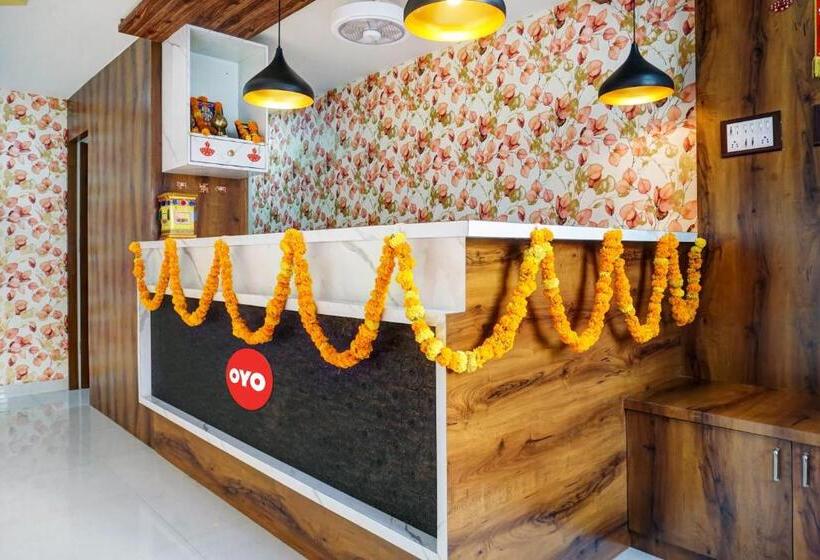 호텔 Oyo Om Shree Executive Lodging