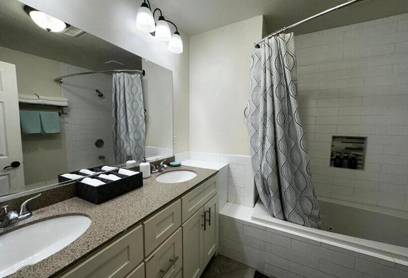بنسيون Guesthouse: Jacuzzi,patio & Entry