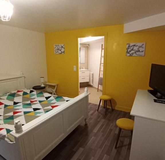 ペンション Logement Indépendant Avec Parking Privé Et Terrasse, Au Calme