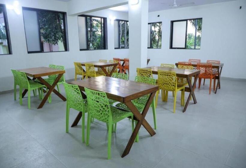 פנסיון Mokalbaug Beach Resort