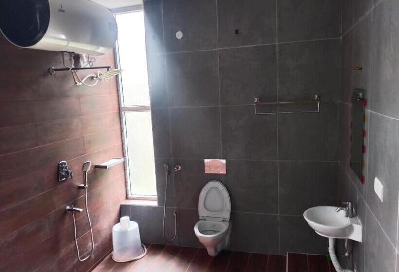 پانسیون The Oakland Inn