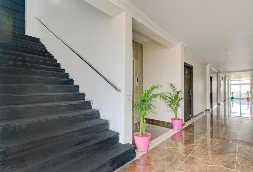 Super Oyo Hotel Akshaya Elite