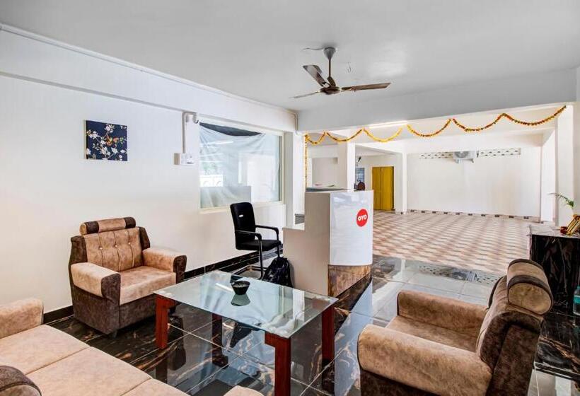 Super Oyo Hotel Akshaya Elite