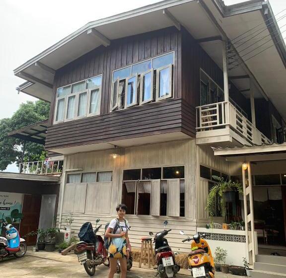 Yor Song Hostel
