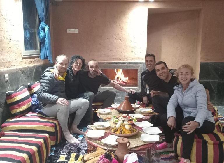 تختخواب و صبحانه Gite Akswal Amssakrou