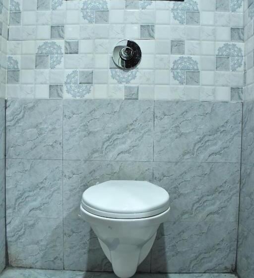 فندق Kalika Residency