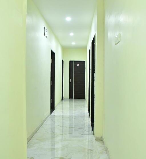 فندق Kalika Residency
