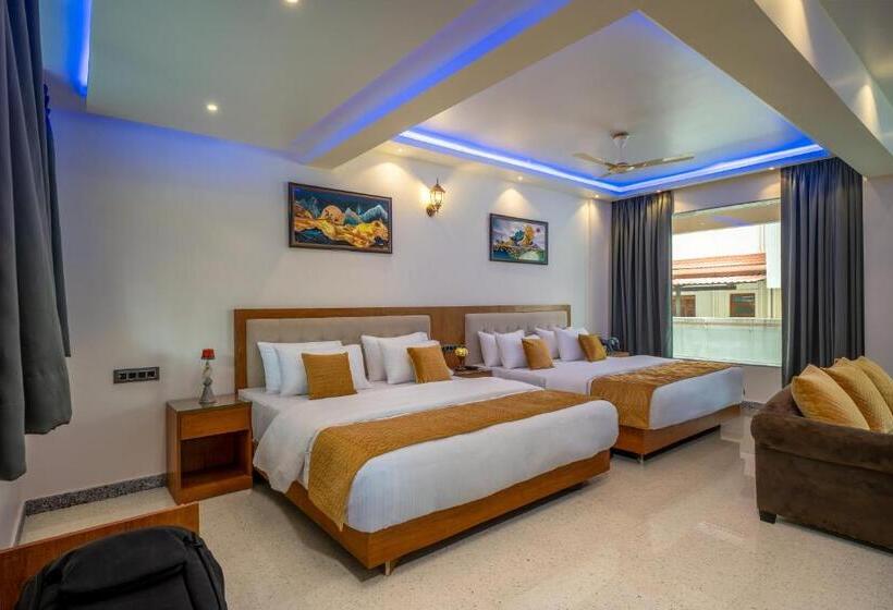 هتل Maurya Residency