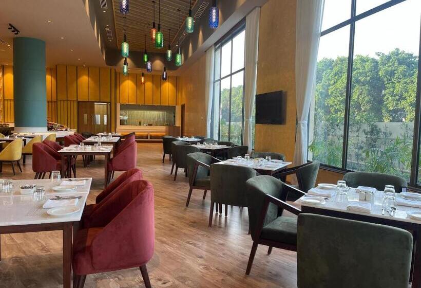 호텔 Ramada Encore By Wyndham Amritsar Airport