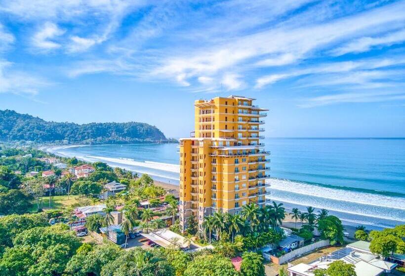 هتل Secretjaco   Luxury Beach Front Penthouse With Pool & Jacuzzi