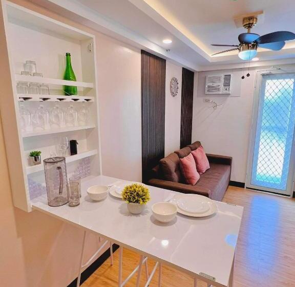 فندق صغير Aj’s Cozy Condo Davao