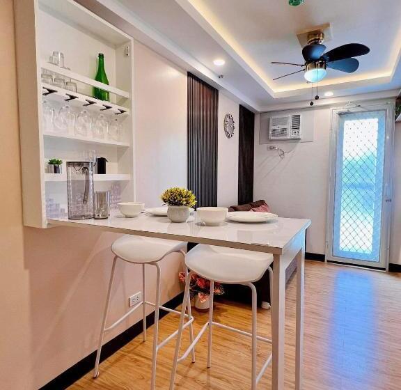فندق صغير Aj’s Cozy Condo Davao