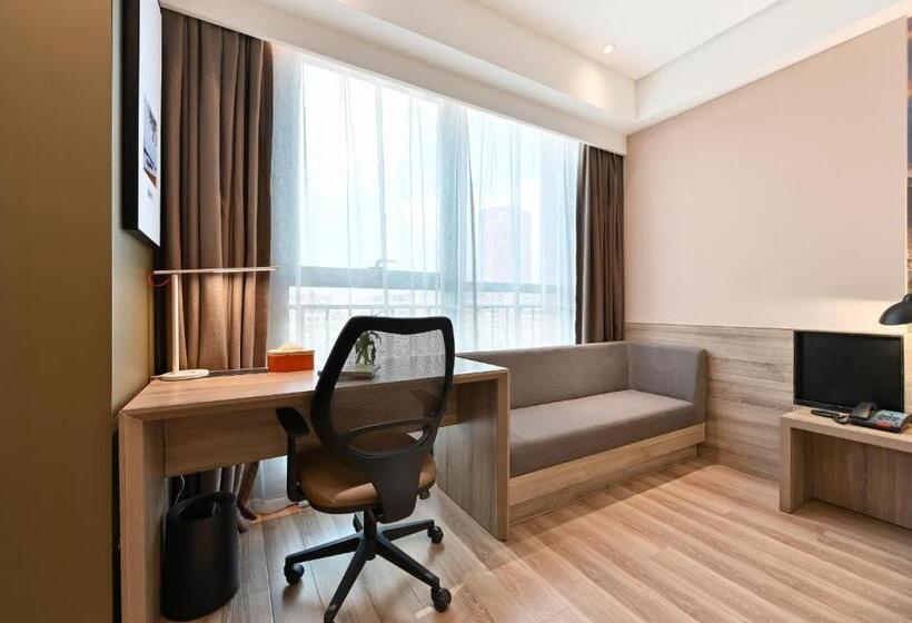 Atour Hotel Shenyang South Station Quanyun Road