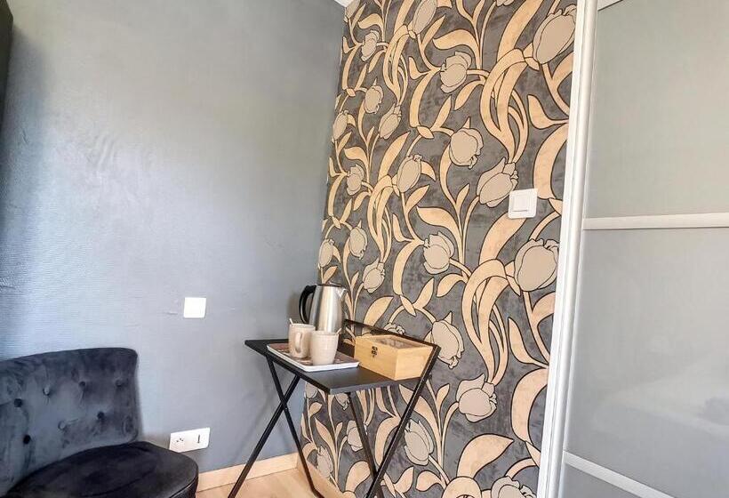 住宿加早餐  Les Goujatoux Chambre Brantome