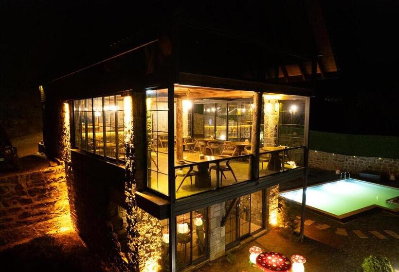 בית מלון כפרי Hobbit Chalet