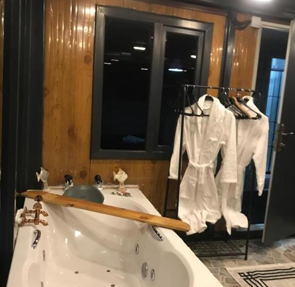 בית מלון כפרי Nirvana Bungalov