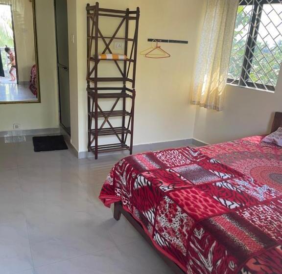 پانسیون No Name Guesthouse