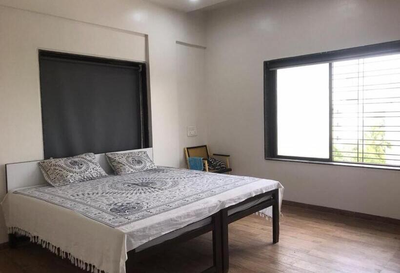 بنسيون The Roof Top Home Stay