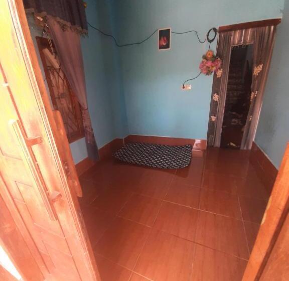 مبيت وإفطار D  Pottery Homestay