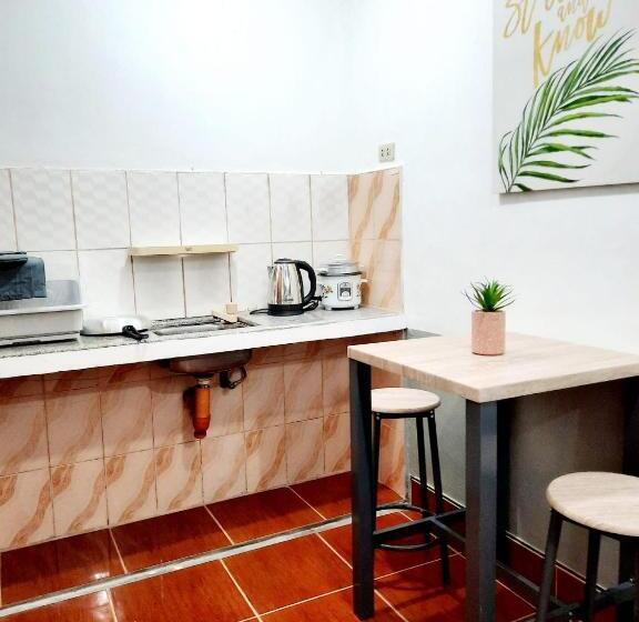Hotel Càpsula Studio Type Unit   Host Homes Apitong