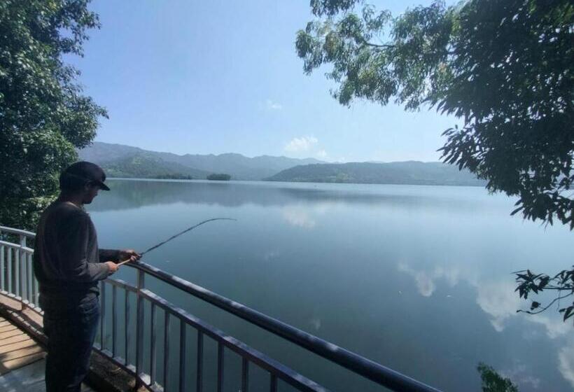 호텔 Lotus Lakeshore Homes