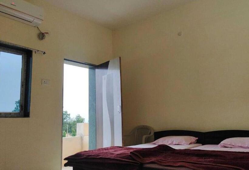 فندق Oyo Royal Palace