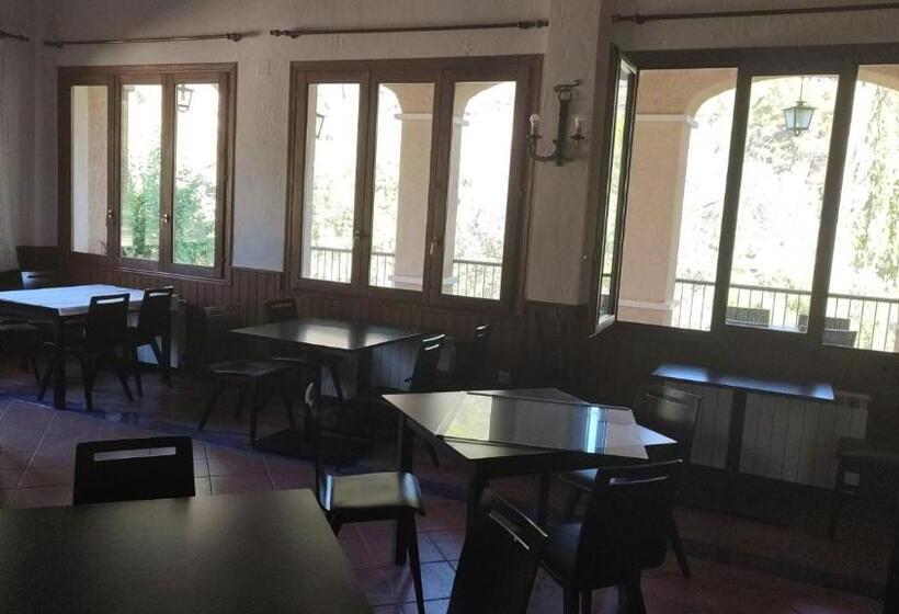 پانسیون Hostal Restaurante Andra