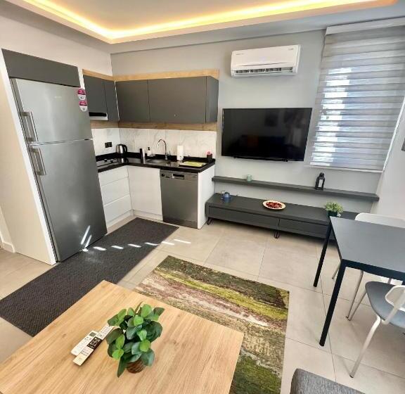 Antalya Lara Bölgesinde Lüks Evimiz