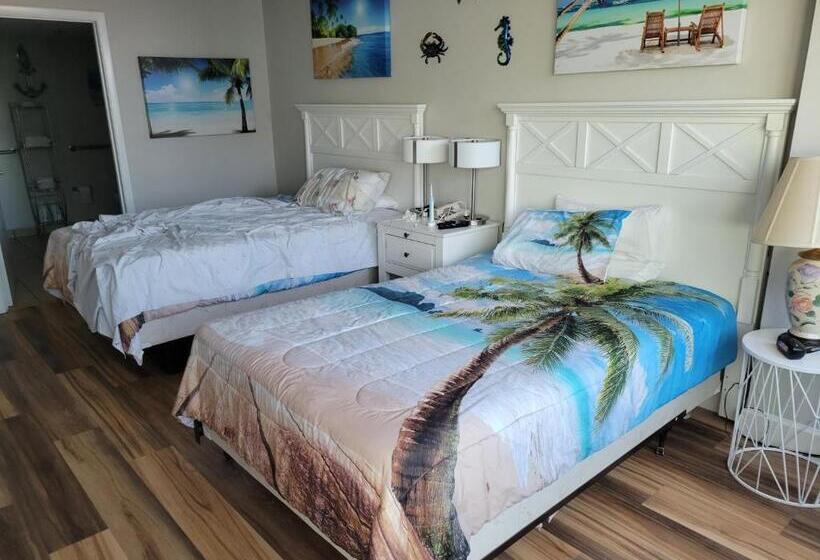 Beautiful Oceanview Condo With 75 Inch Tv
