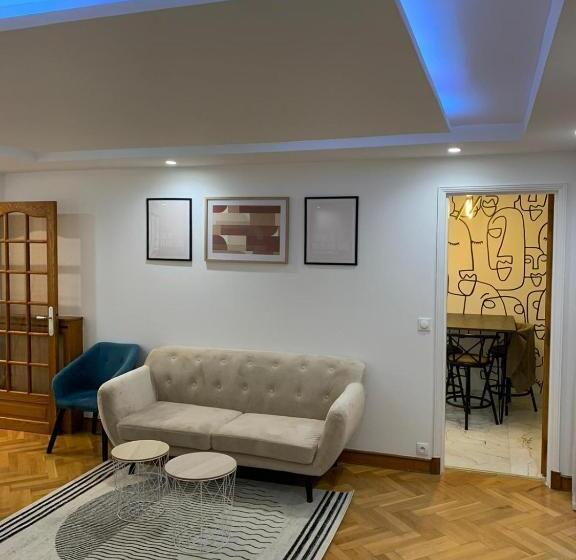 ベッドアンドブレックファースト Chambre Privée Face Arrêt De Tram Proche Métro 5 Pablo Picasso, Chambres Individuelles , La Cuisine