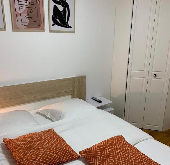 ベッドアンドブレックファースト Chambre Privée Face Arrêt De Tram Proche Métro 5 Pablo Picasso, Chambres Individuelles , La Cuisine