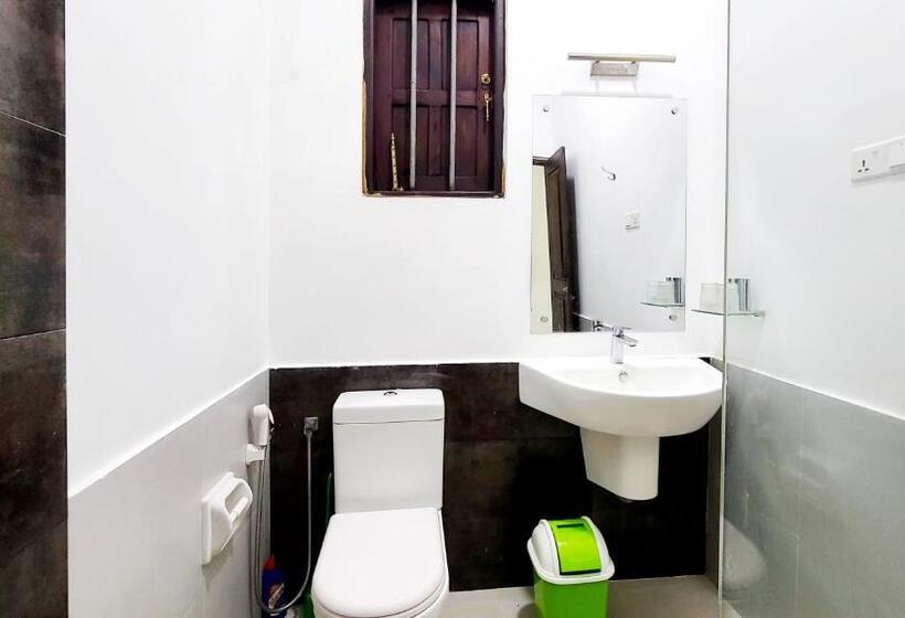 민박 Mirissa Marin Wall Villa Deluxe Triple Room