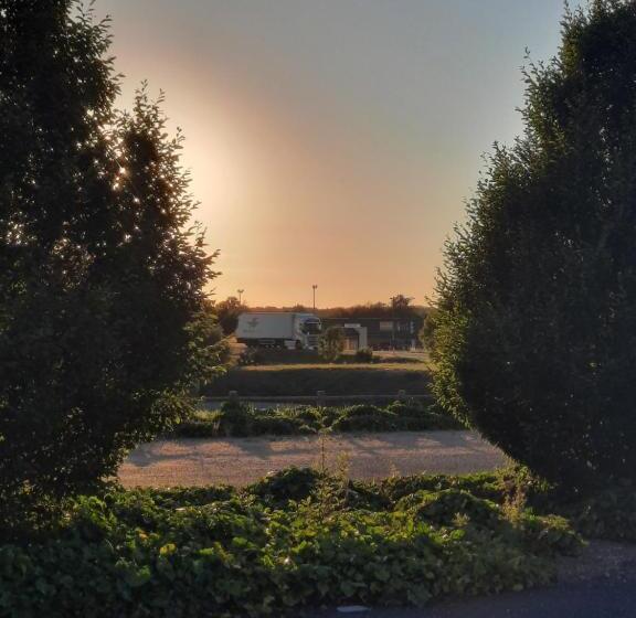 住宿加早餐  Petite La Belle