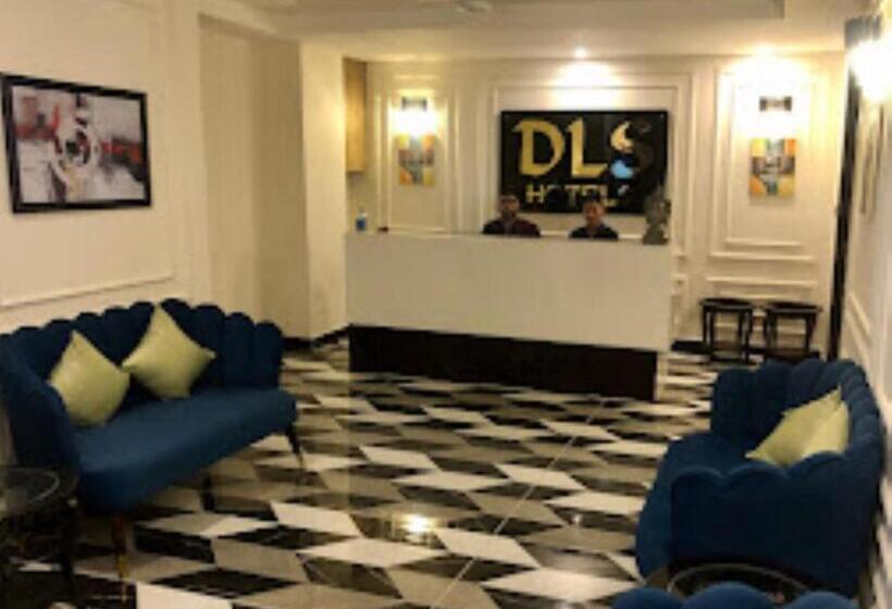فندق Grand Luxotica Dehradun